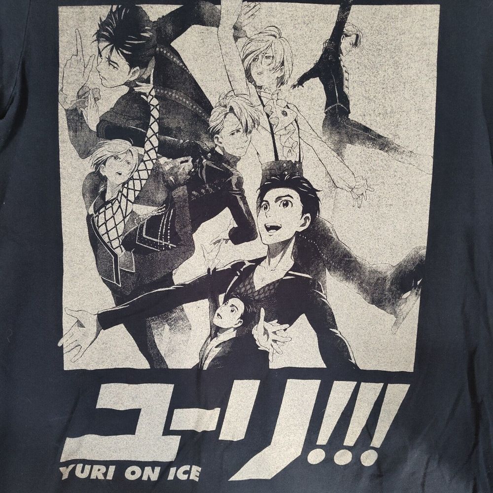 Yuri On Ice‎ Men Size S Crunchroll Short Sleeve Blue Anime Shirt